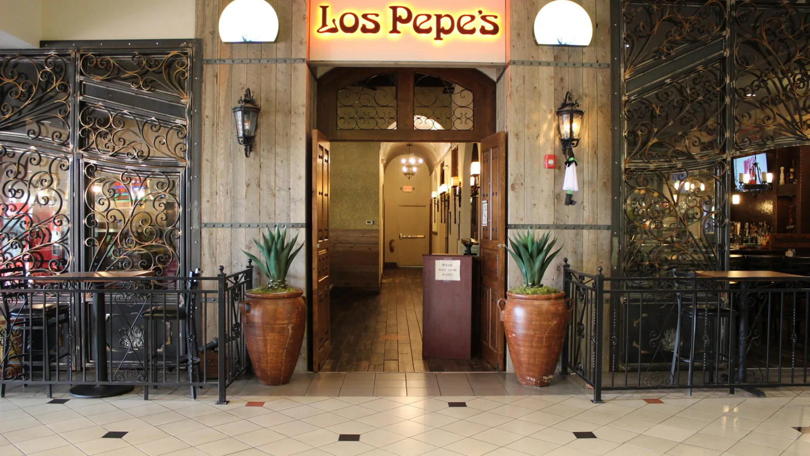 Los Pepe's restaurant entrance in Vancouver, WA